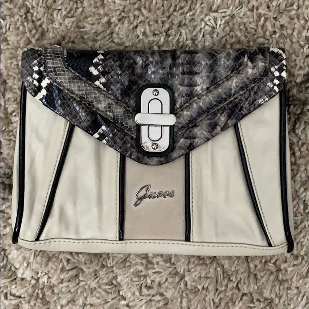 Guess Clutch